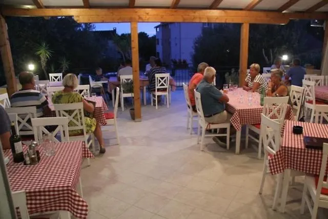 Apartamento Family Pikolo Sveti Filip i Jakov
